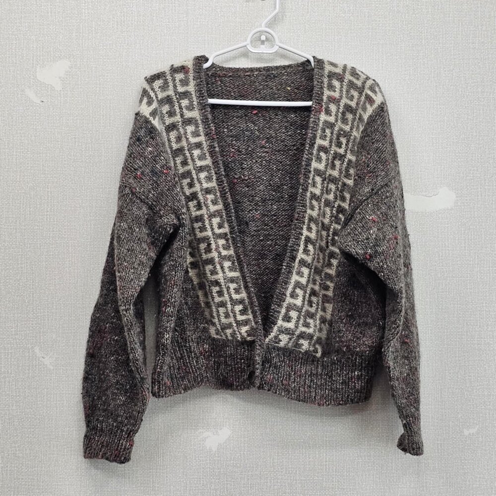 Cozy Elegant Open-Front Knit Cardigan Sweater in Gray and Cream